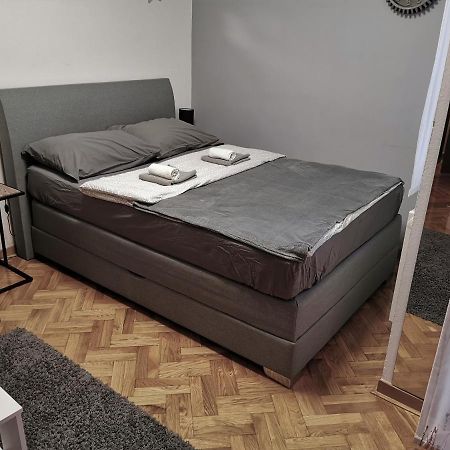 Time Keeper - Self Check In Apartment Осиек Екстериор снимка