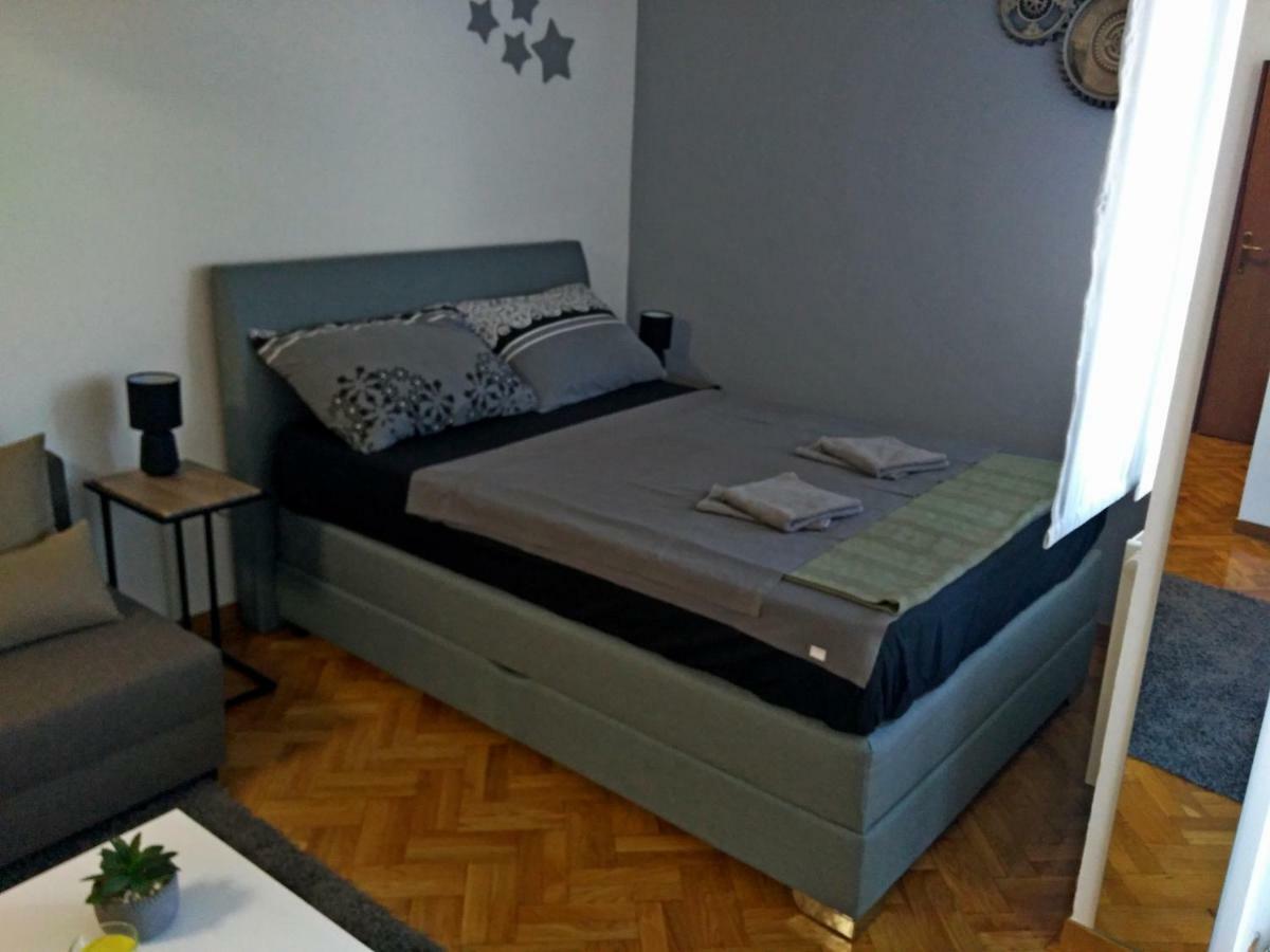 Time Keeper - Self Check In Apartment Осиек Екстериор снимка