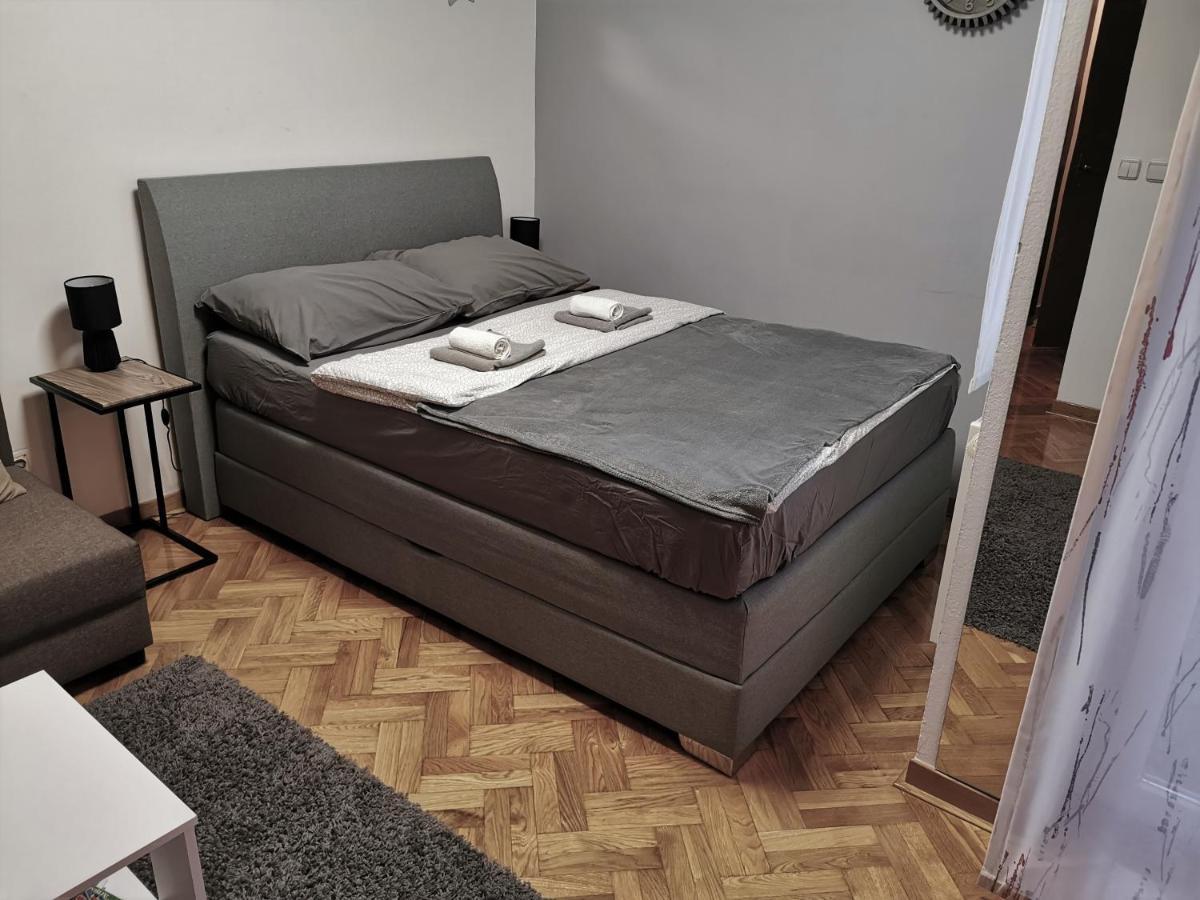 Time Keeper - Self Check In Apartment Осиек Екстериор снимка